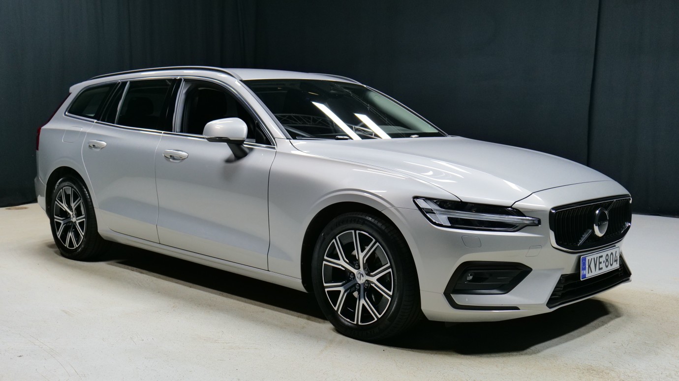 Esittelykuva Volvo V60 kevythybridiautosta.