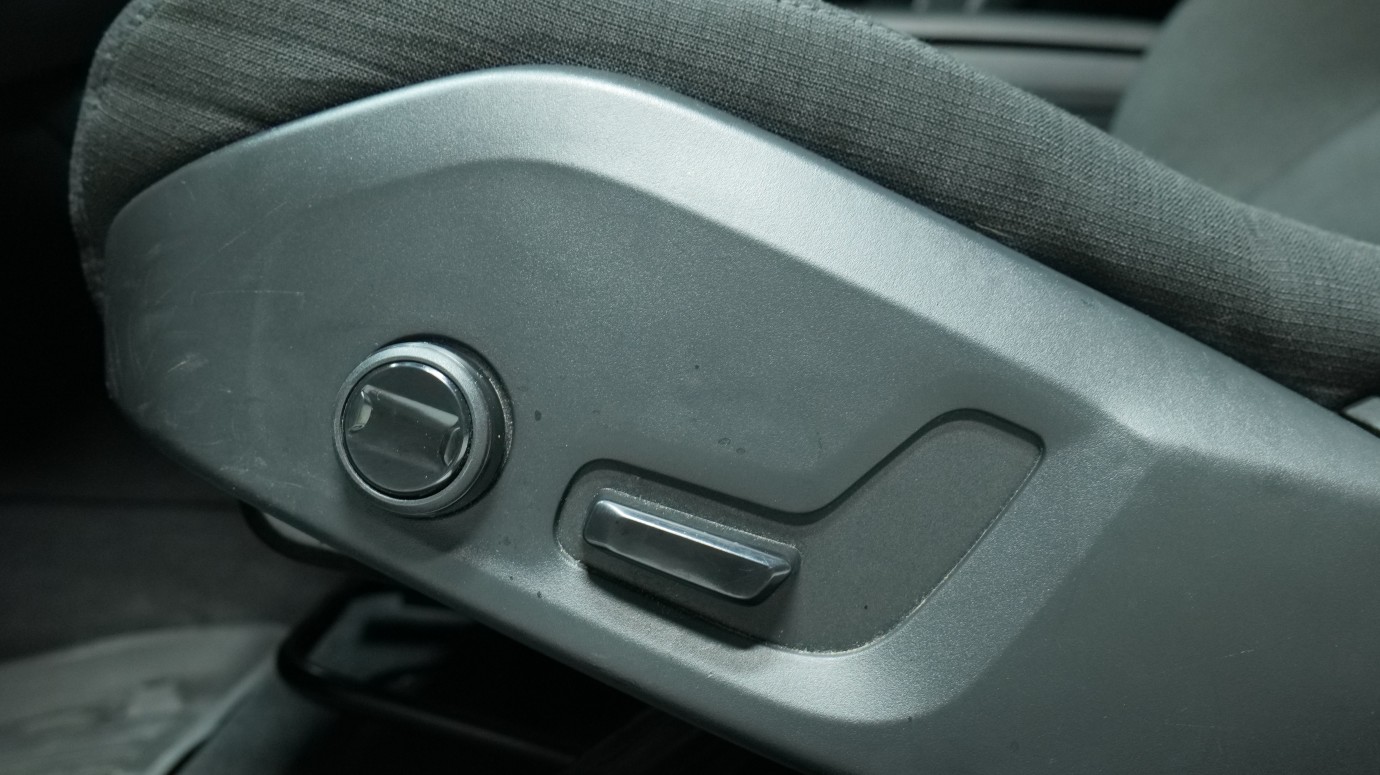 Esittelykuva Volvo V60 dieselautosta.