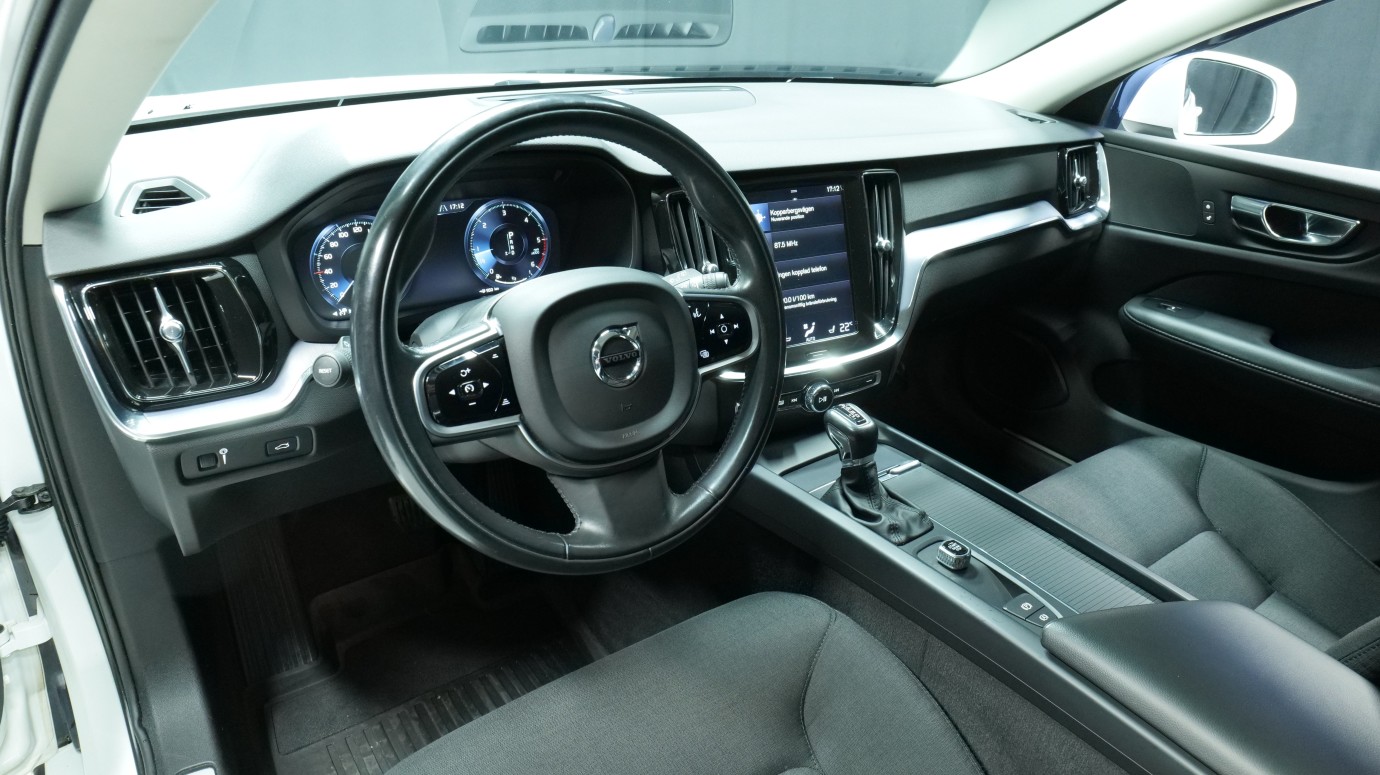 Esittelykuva Volvo V60 dieselautosta.
