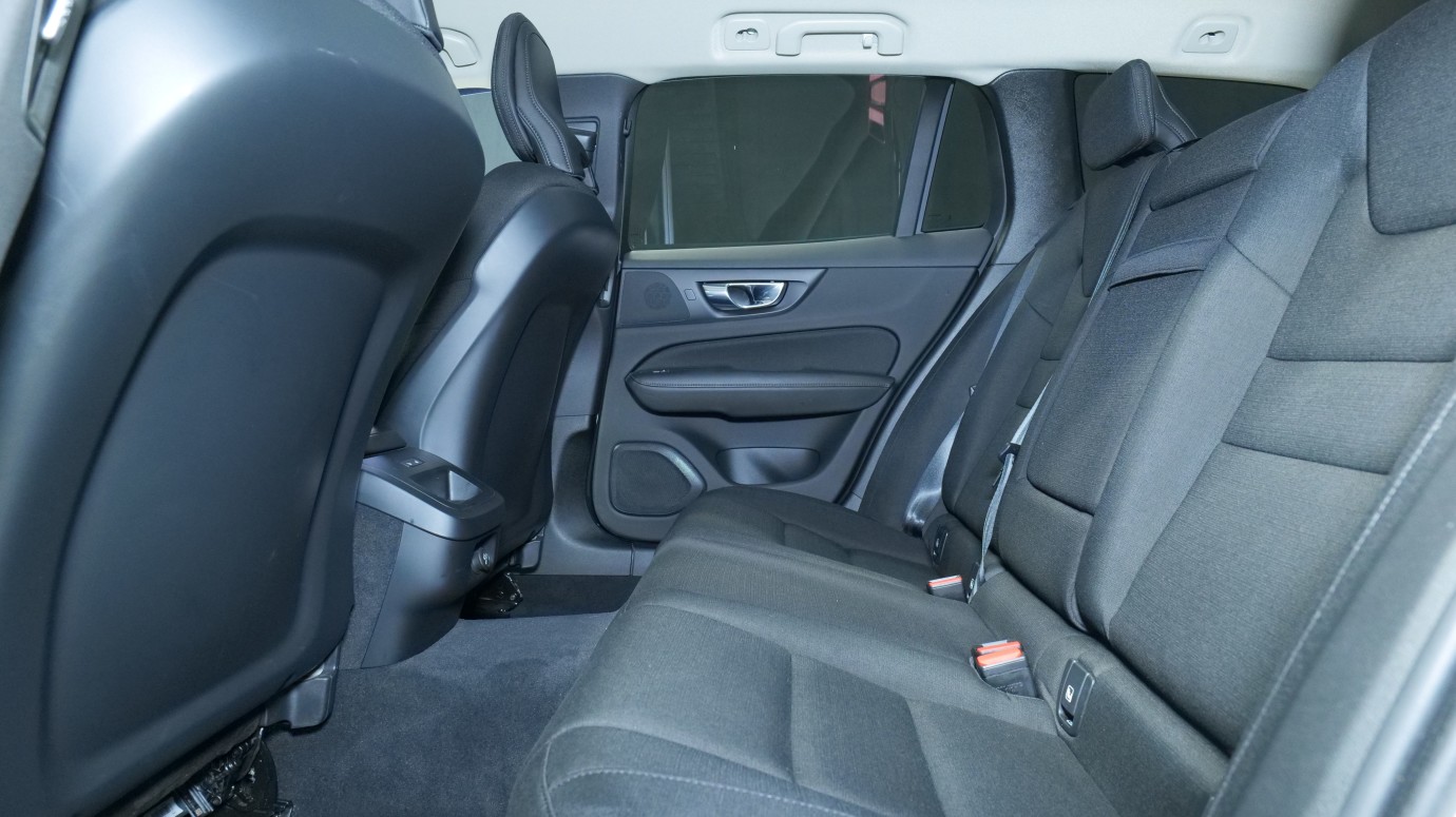 Esittelykuva Volvo V60 dieselautosta.