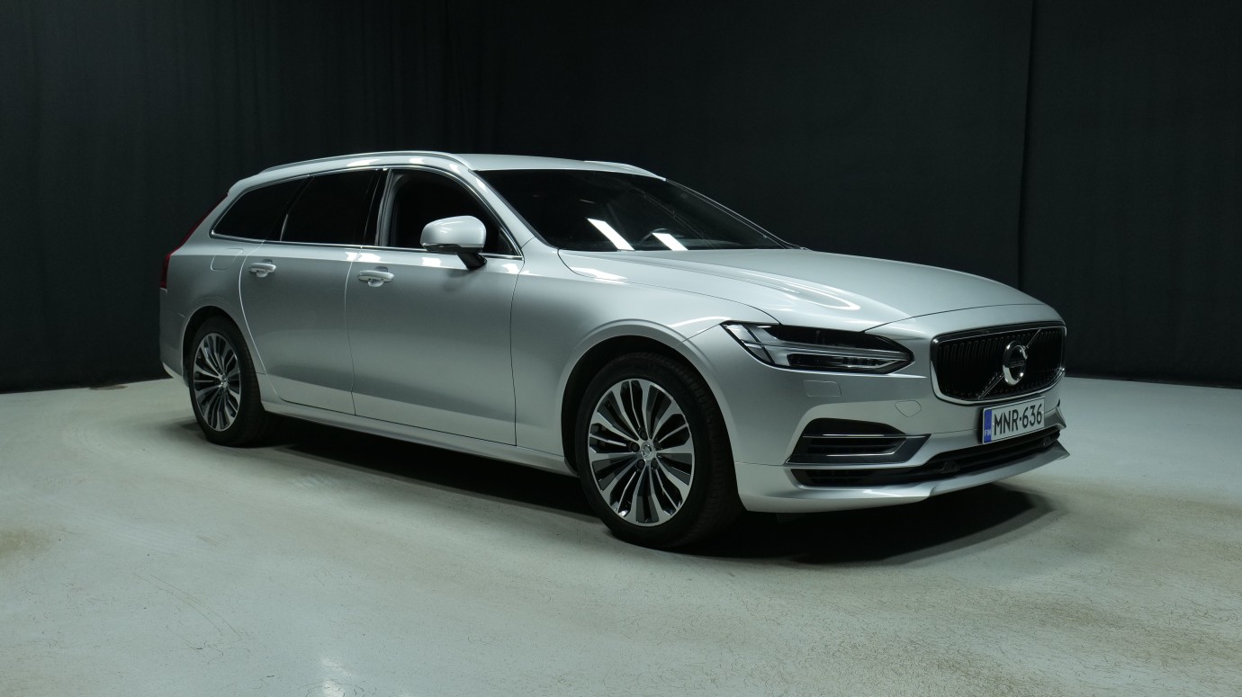 Esittelykuva Volvo V90 kevythybridiautosta.