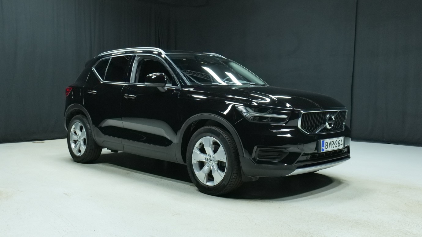 Esittelykuva Volvo XC40 dieselautosta.