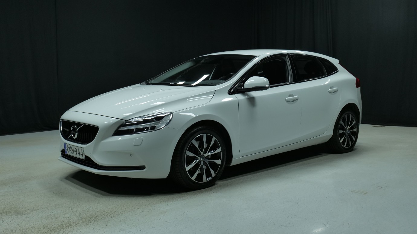 Esittelykuva Volvo V40 bensiiniautosta.