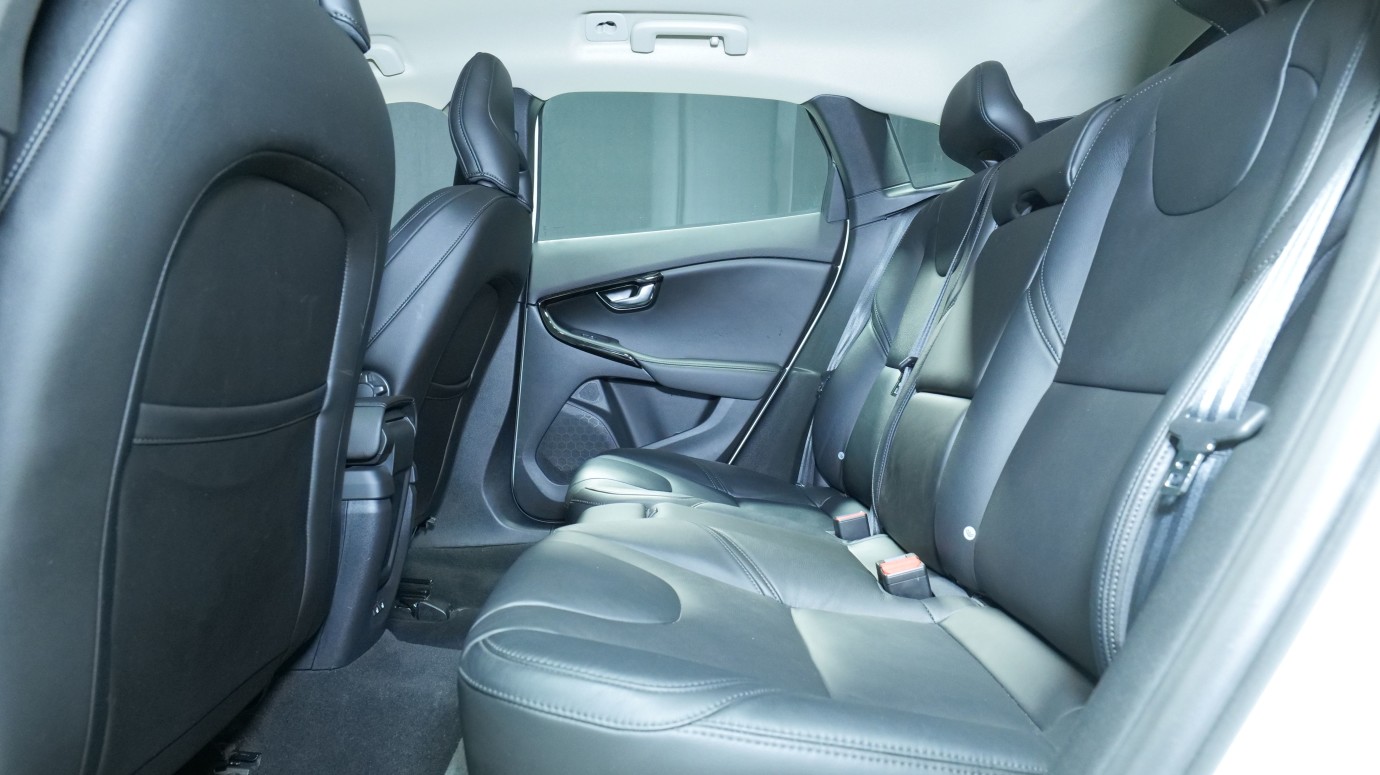 Esittelykuva Volvo V40 bensiiniautosta.