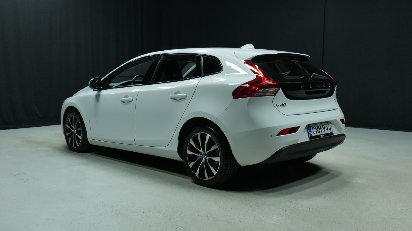Esittelykuva Volvo V40 bensiiniautosta.
