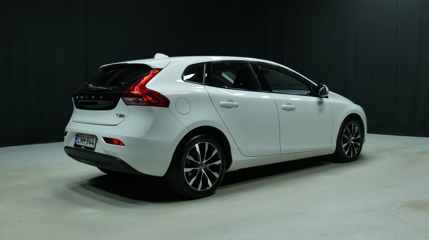 Esittelykuva Volvo V40 bensiiniautosta.