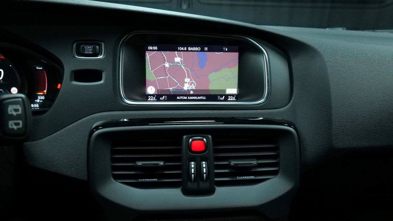 Esittelykuva Volvo V40 bensiiniautosta.