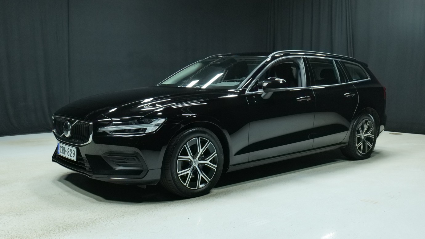 Esittelykuva Volvo V60 kevythybridiautosta.