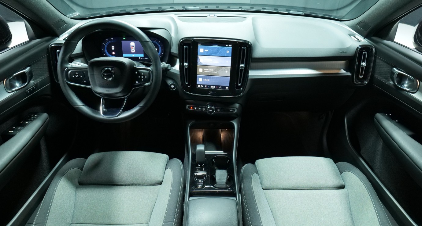 Esittelykuva Volvo XC40 bensiiniautosta.