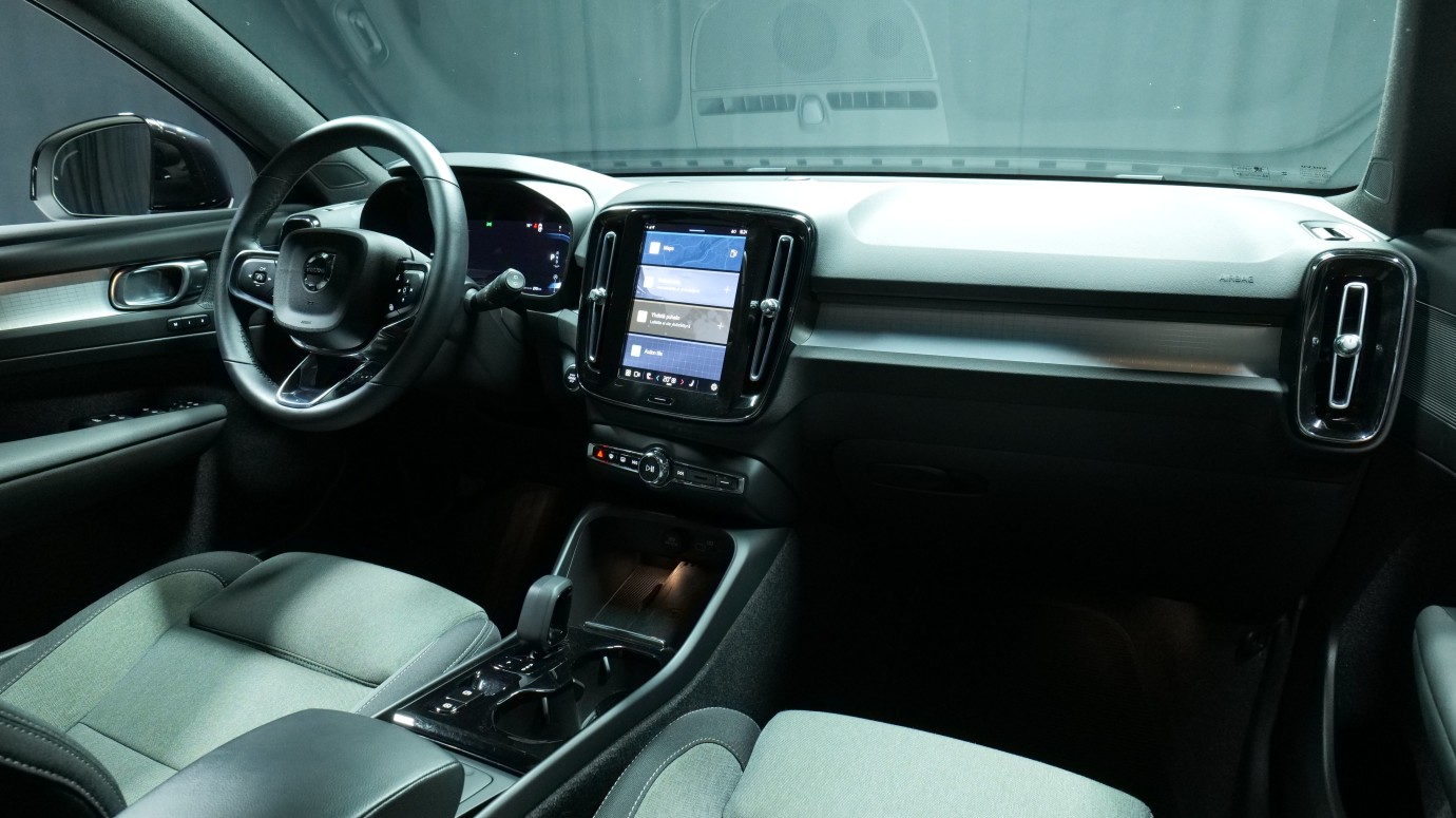 Esittelykuva Volvo XC40 bensiiniautosta.