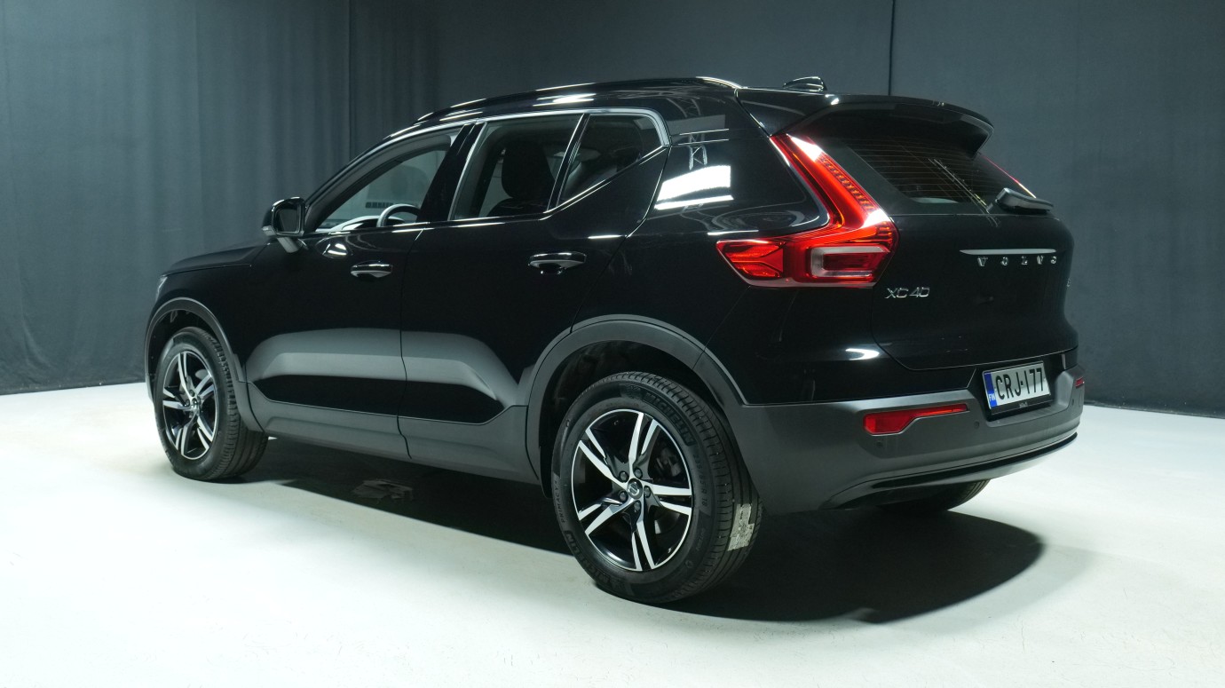 Esittelykuva Volvo XC40 bensiiniautosta.