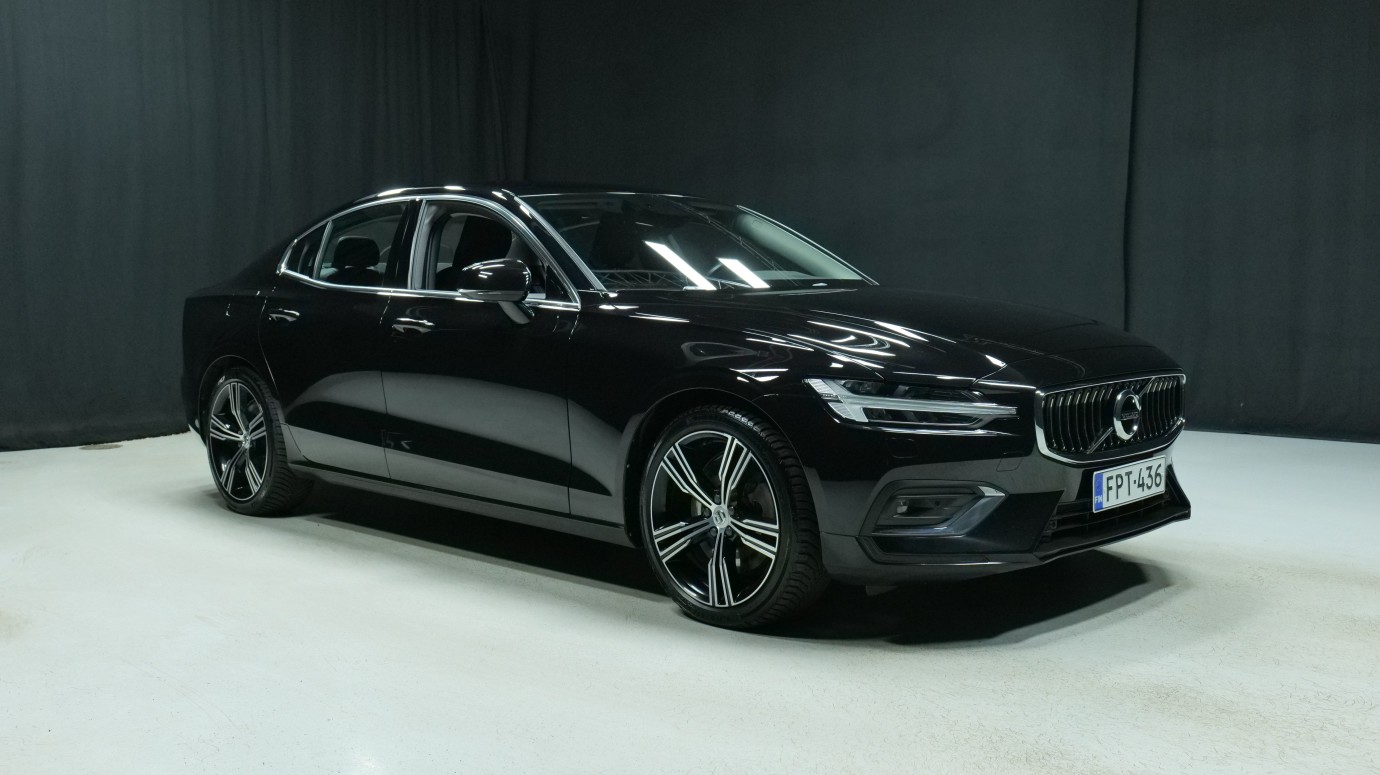 Esittelykuva Volvo S60 bensiiniautosta.