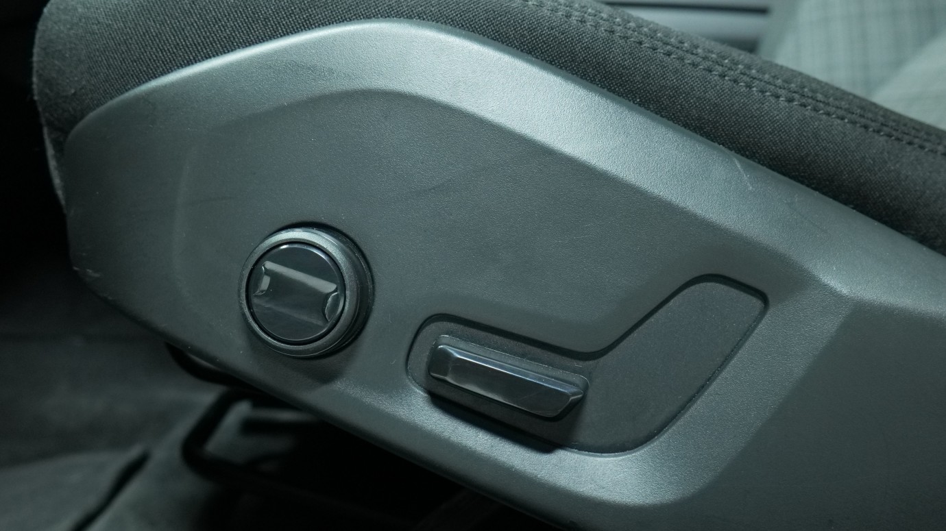 Esittelykuva Volvo V60 bensiiniautosta.