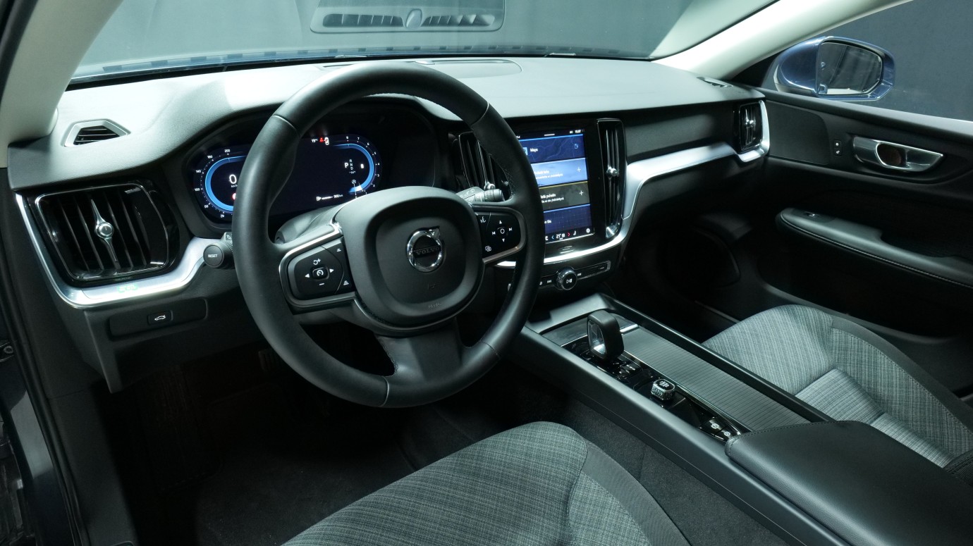 Esittelykuva Volvo V60 bensiiniautosta.