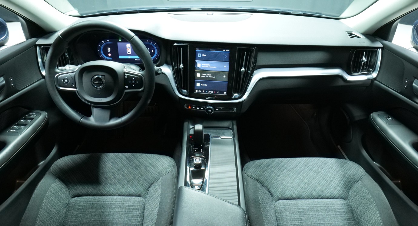 Esittelykuva Volvo V60 bensiiniautosta.