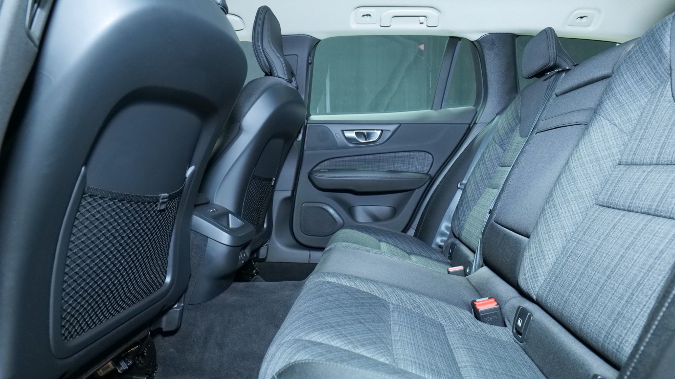 Esittelykuva Volvo V60 bensiiniautosta.