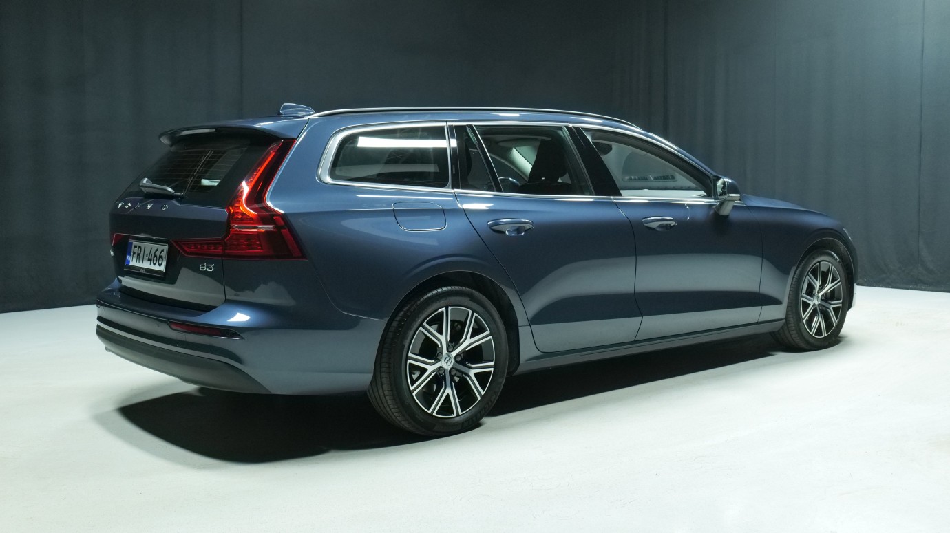 Esittelykuva Volvo V60 bensiiniautosta.