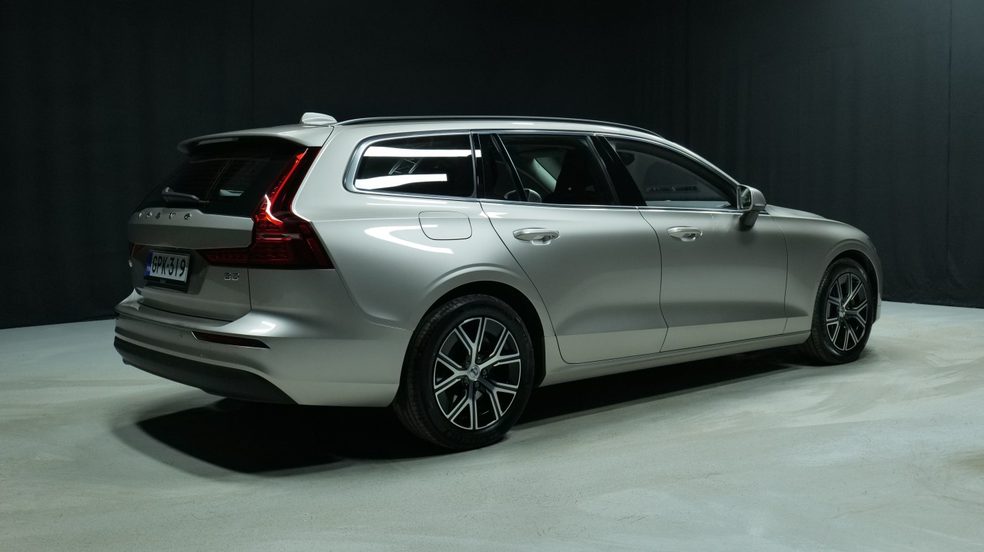 Esittelykuva Volvo V60 bensiiniautosta.