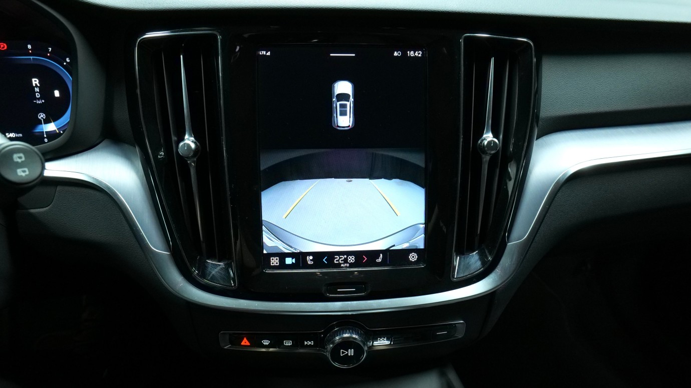 Esittelykuva Volvo V60 bensiiniautosta.