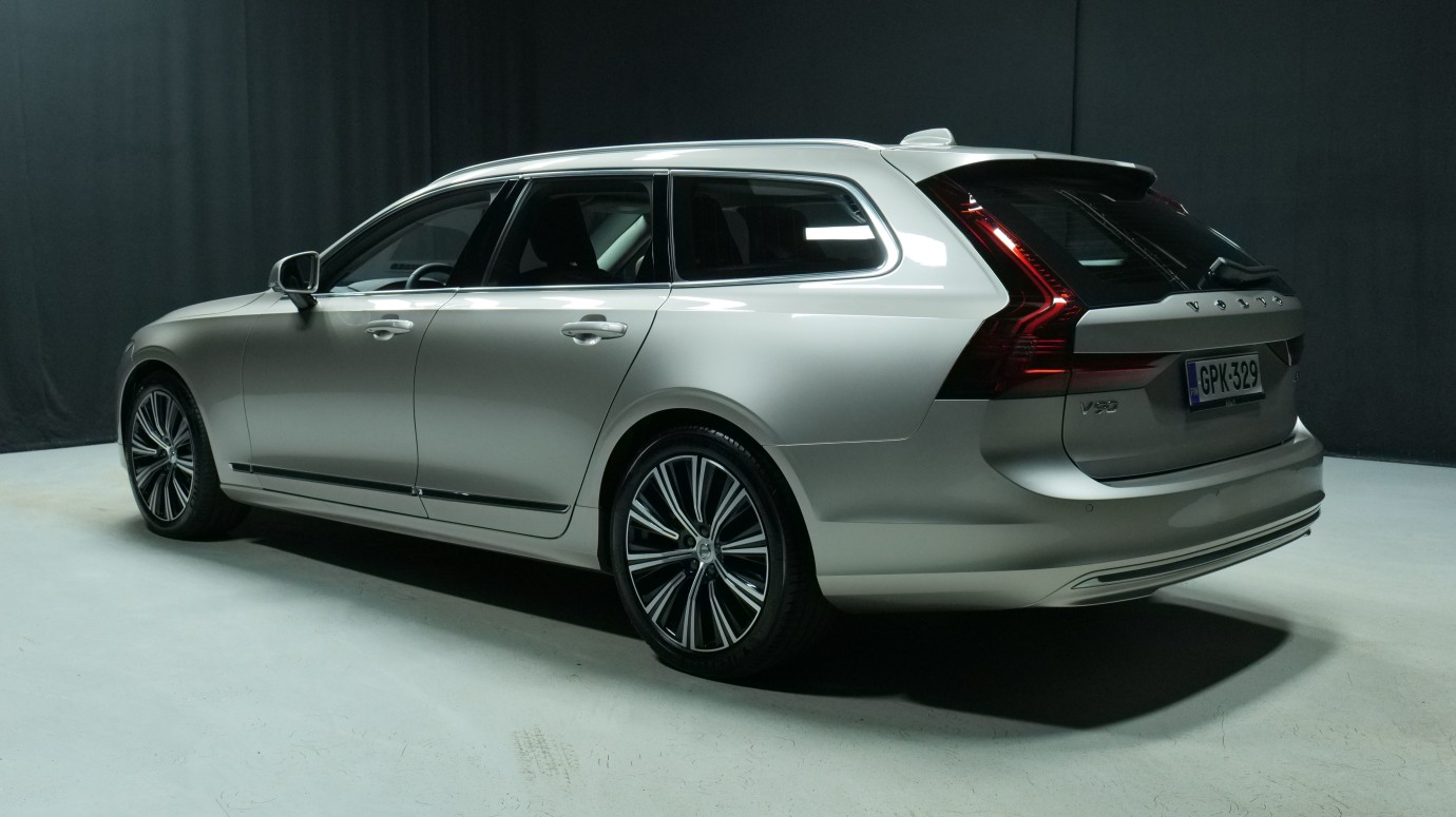 Esittelykuva Volvo V90 dieselautosta.