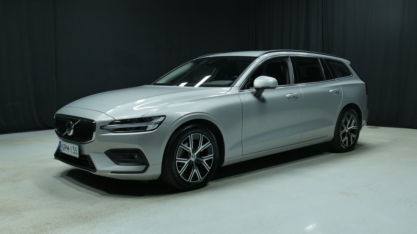 Esittelykuva Volvo V60 kevythybridiautosta.