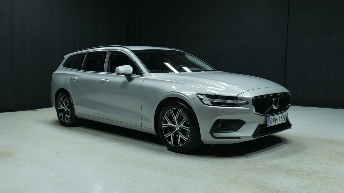 Esittelykuva Volvo V60 kevythybridiautosta.