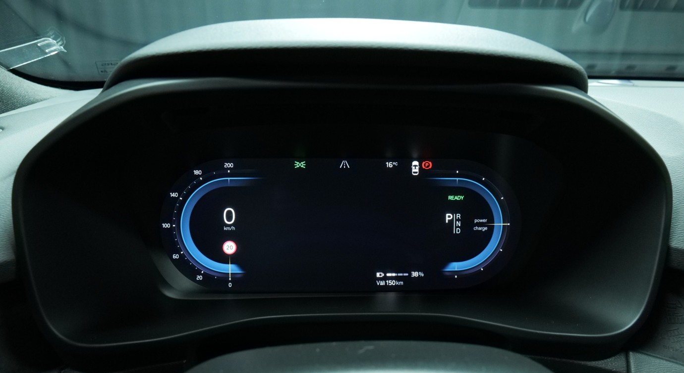 Esittelykuva Volvo XC40 täyssähköautosta.