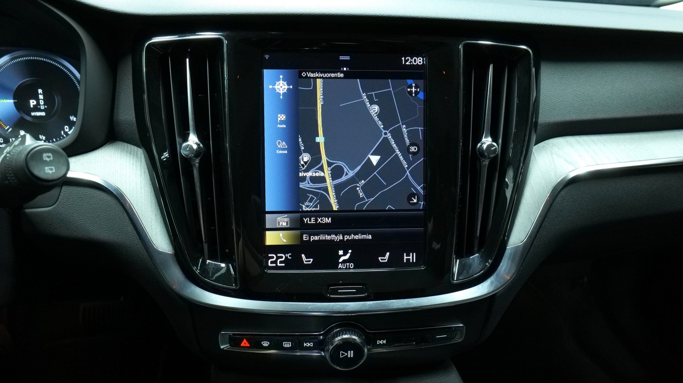 Esittelykuva Volvo V60 kevythybridiautosta.