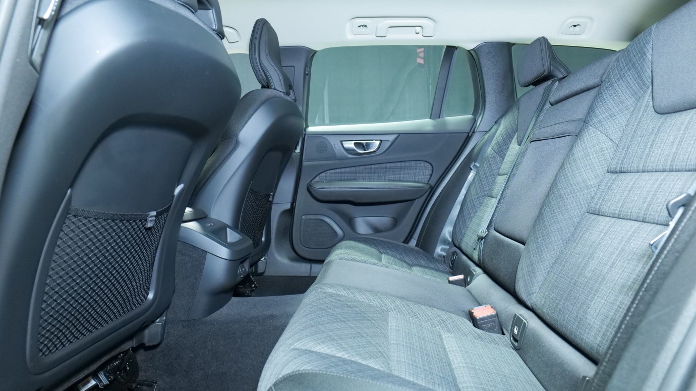 Esittelykuva Volvo V60 bensiiniautosta.