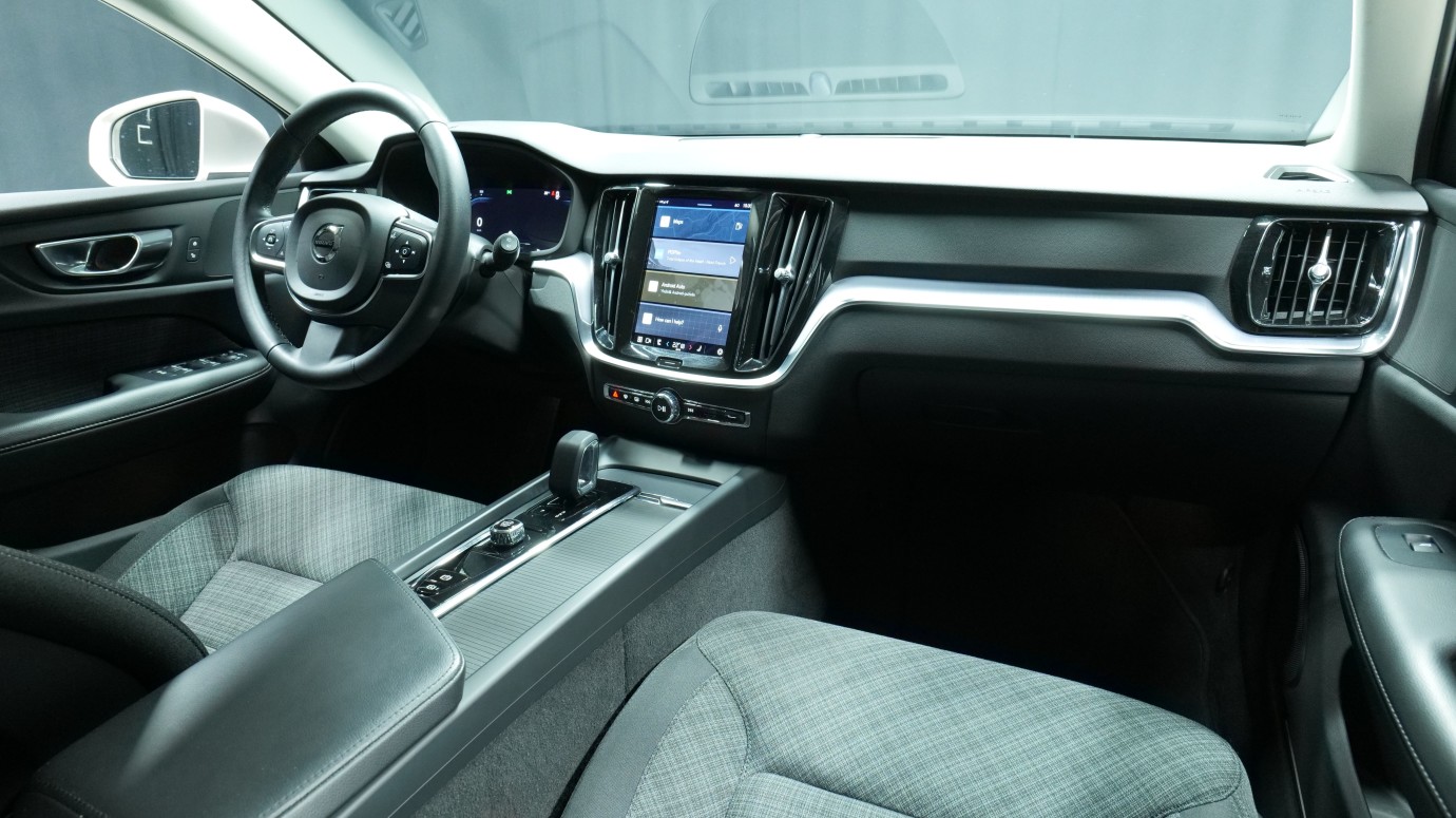 Esittelykuva Volvo V60 bensiiniautosta.