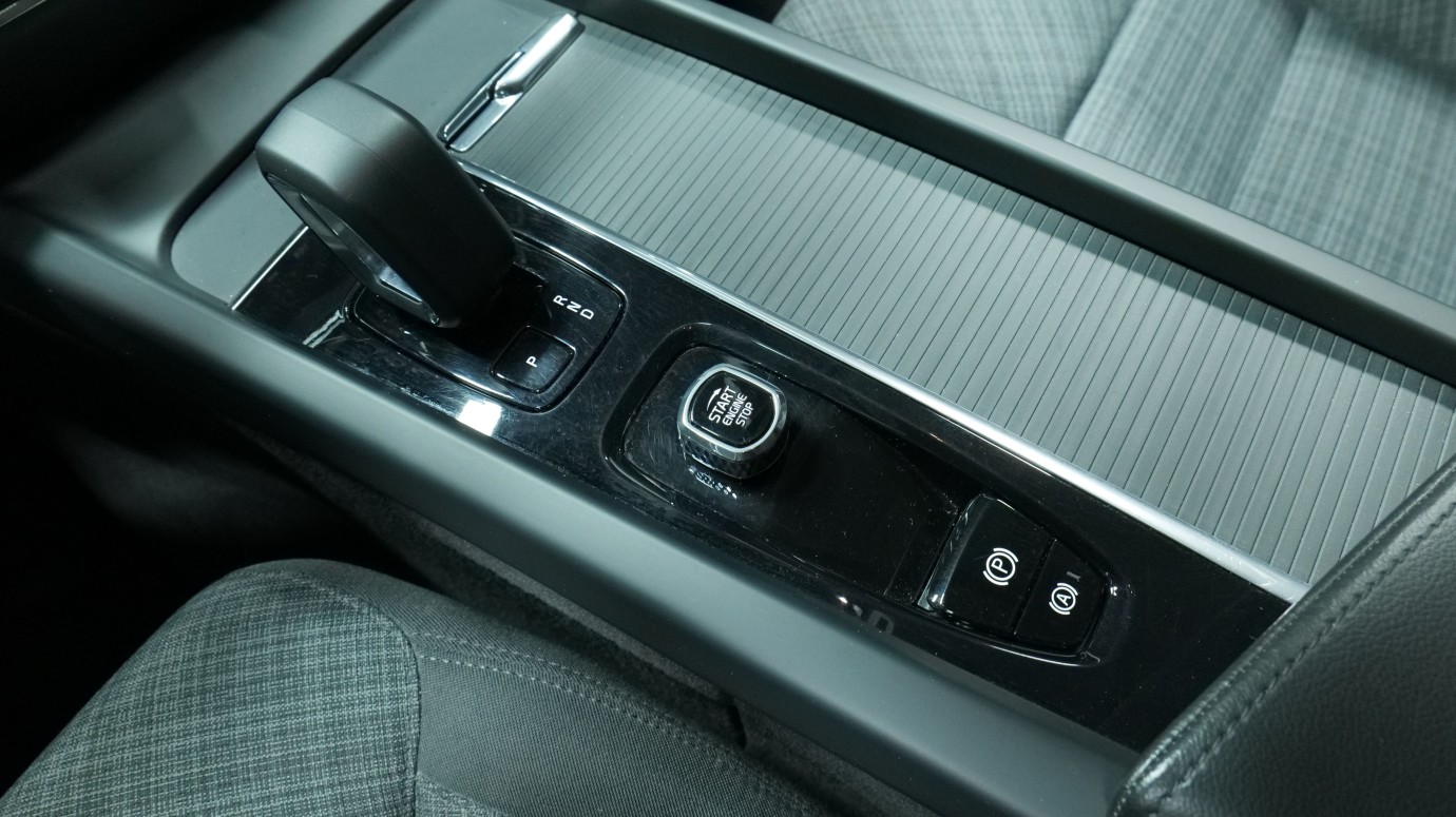 Esittelykuva Volvo V60 bensiiniautosta.