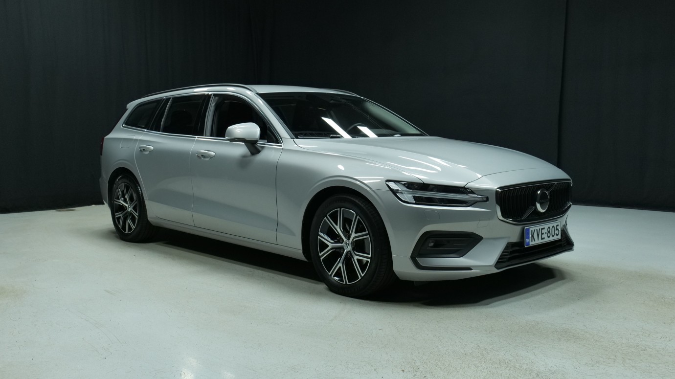 Esittelykuva Volvo V60 kevythybridiautosta.