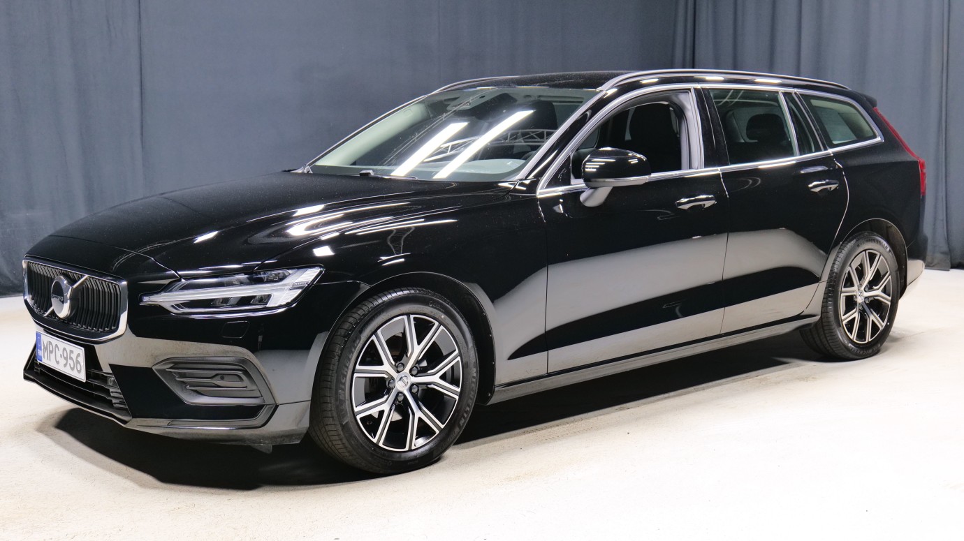 Esittelykuva Volvo V60 kevythybridiautosta.