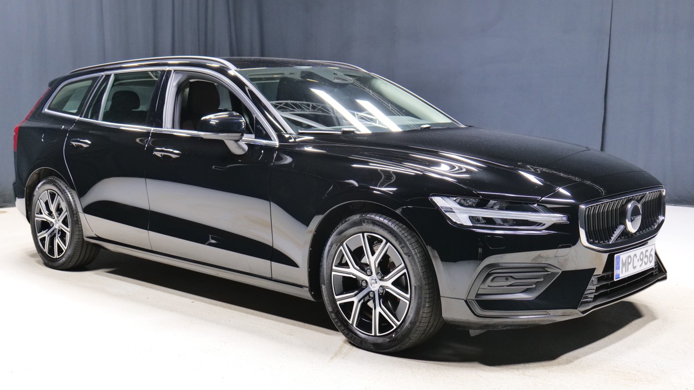 Esittelykuva Volvo V60 kevythybridiautosta.
