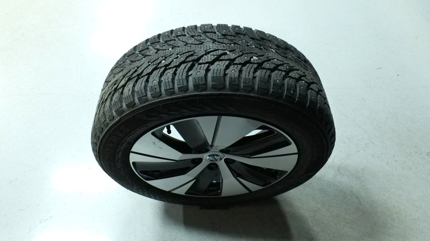 Esittelykuva Volvo XC40 kevythybridiautosta.