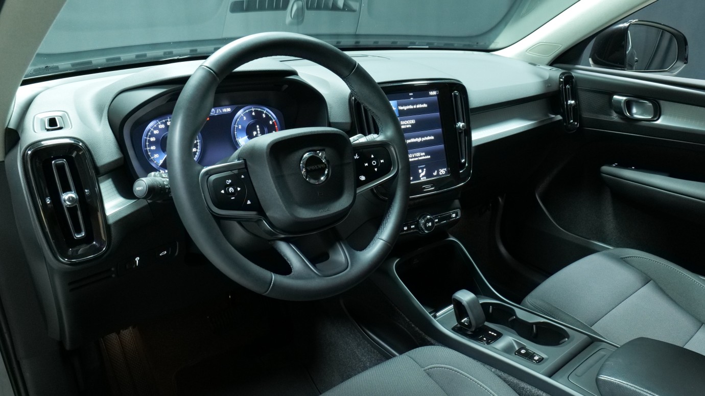 Esittelykuva Volvo XC40 bensiiniautosta.