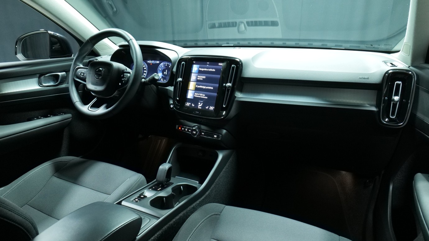 Esittelykuva Volvo XC40 bensiiniautosta.
