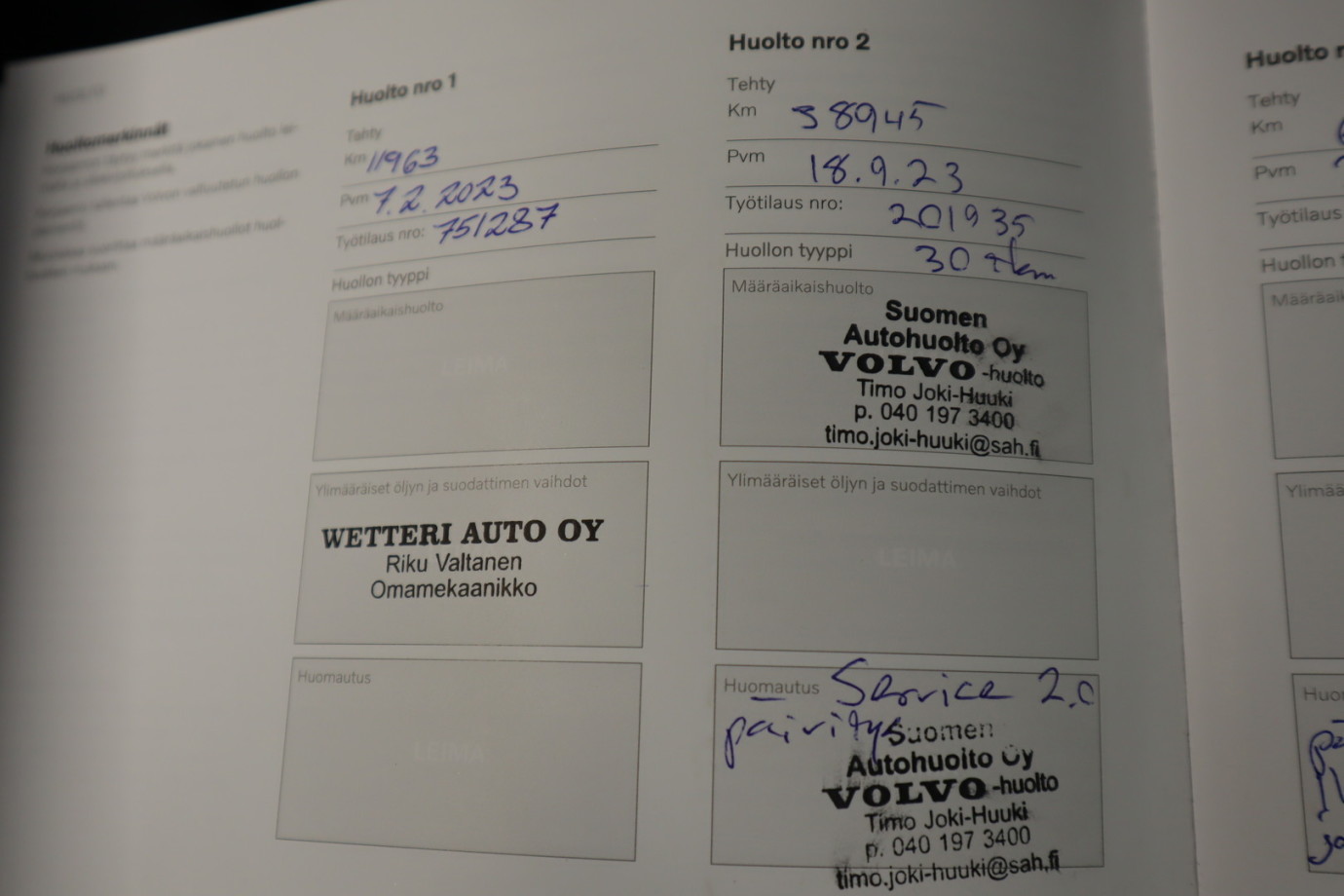 Esittelykuva VOLVO S60 lataushybridiautosta.