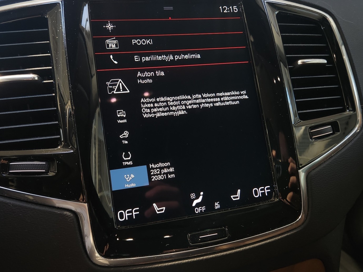 Esittelykuva VOLVO XC90 lataushybridiautosta.