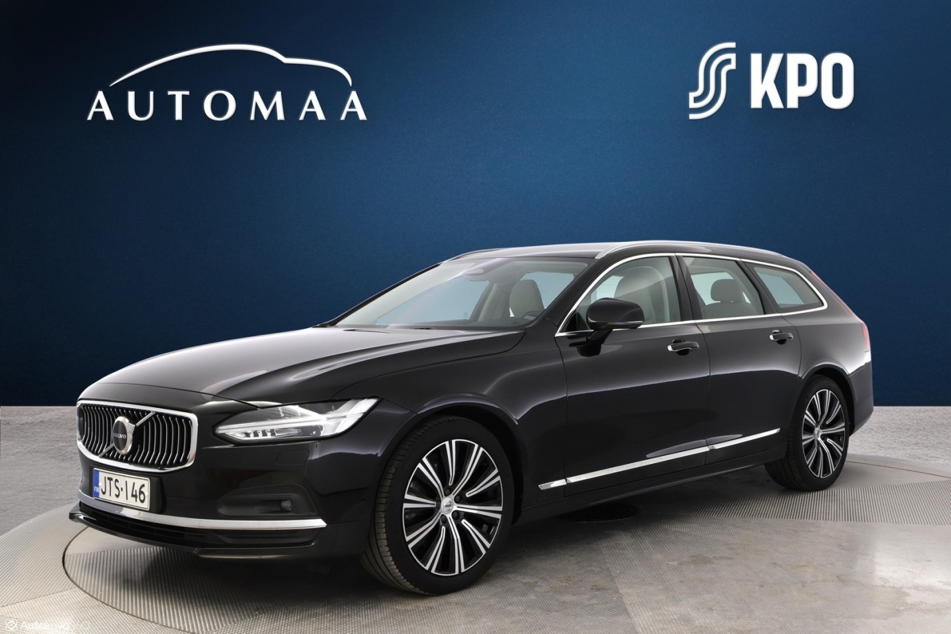 Esittelykuva VOLVO V90 kevythybridiautosta.