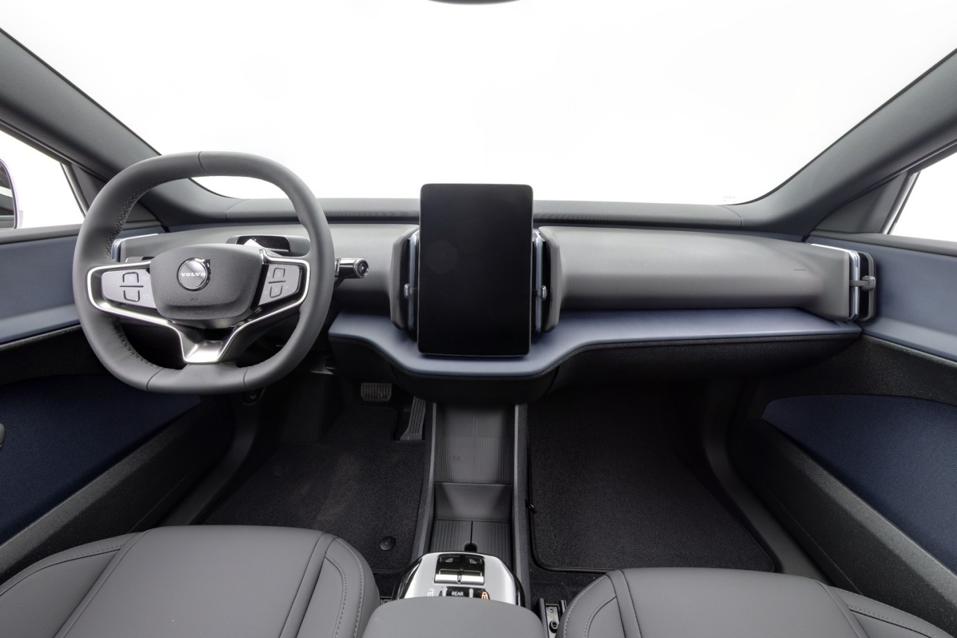 Esittelykuva VOLVO EX30 täyssähköautosta.