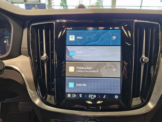 Esittelykuva VOLVO V60 lataushybridiautosta.