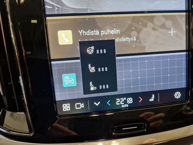 Esittelykuva VOLVO V60 lataushybridiautosta.