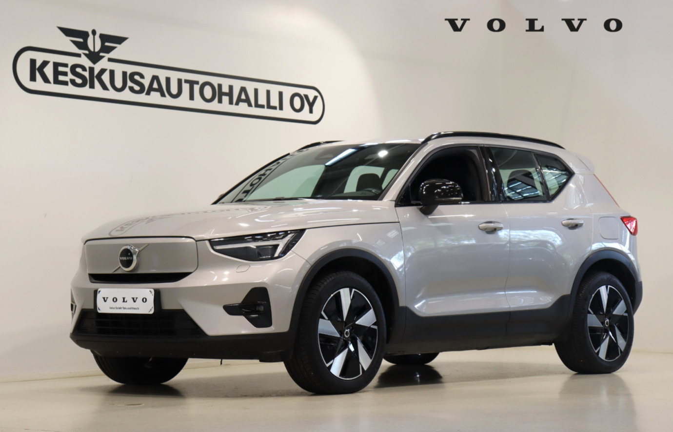 Esittelykuva VOLVO XC40 täyssähköautosta.