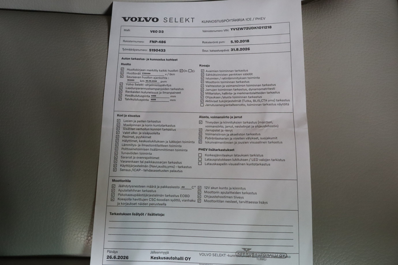 Esittelykuva VOLVO V60 dieselautosta.