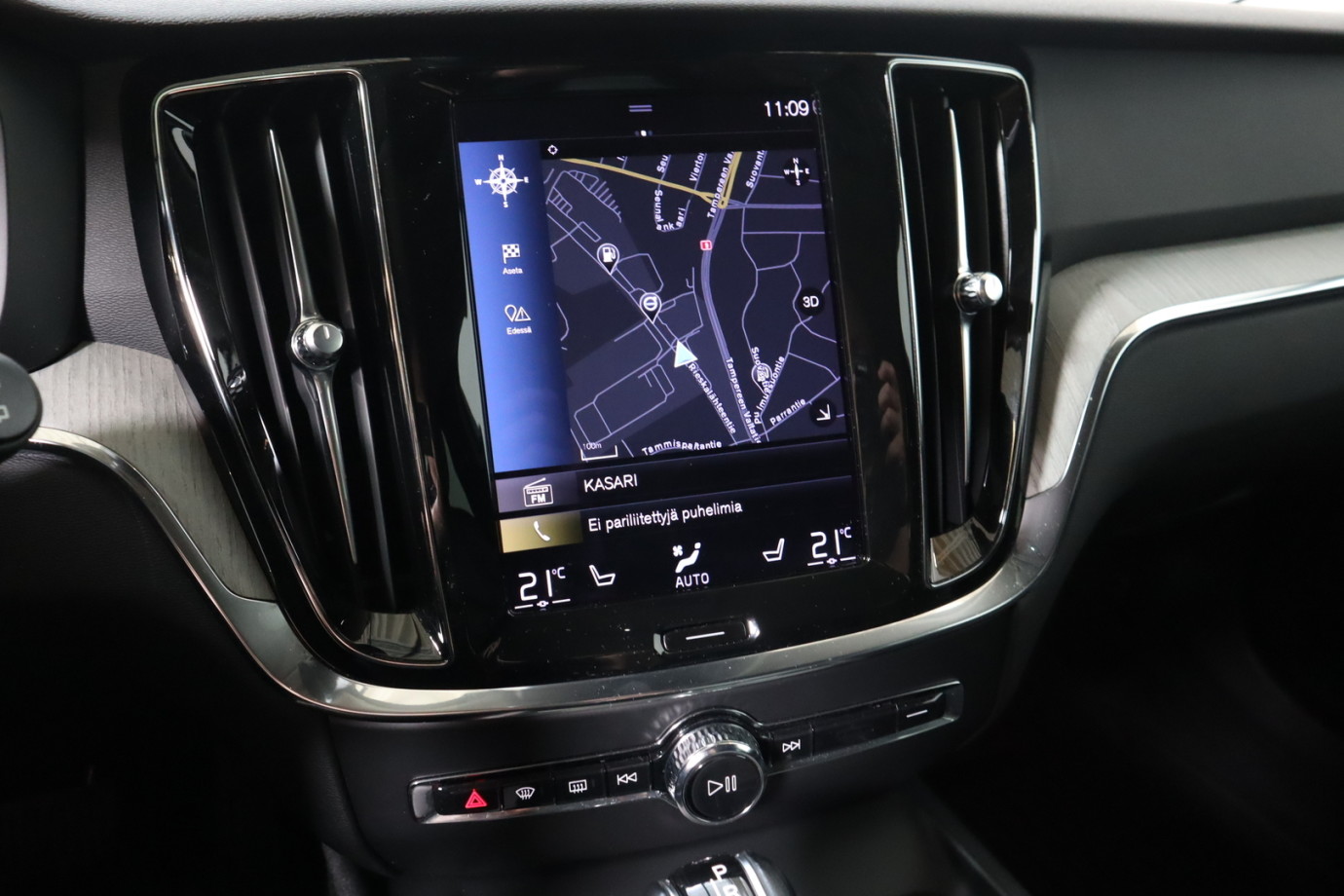 Esittelykuva VOLVO V60 dieselautosta.