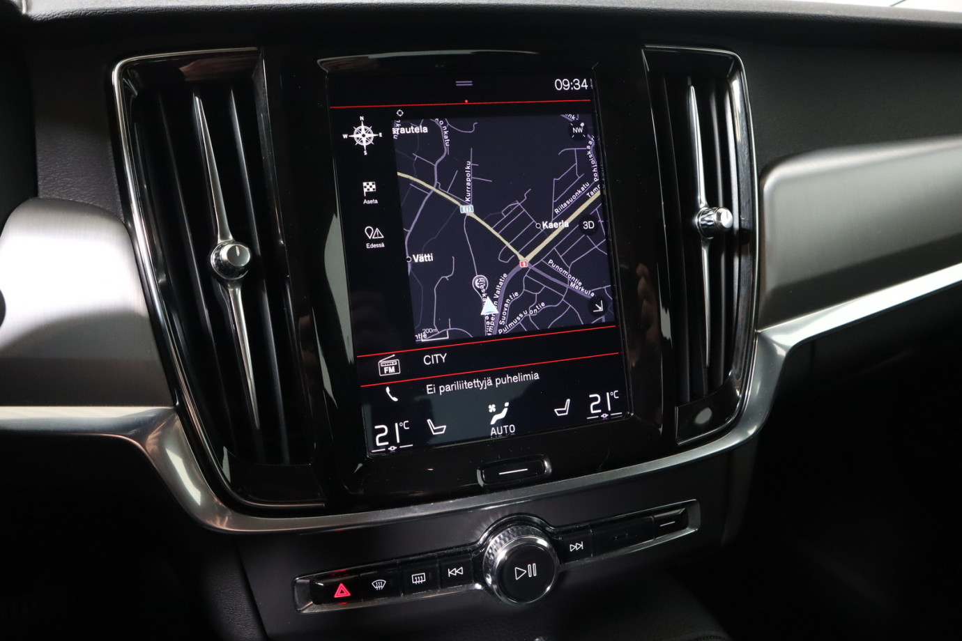 Esittelykuva VOLVO S90 dieselautosta.