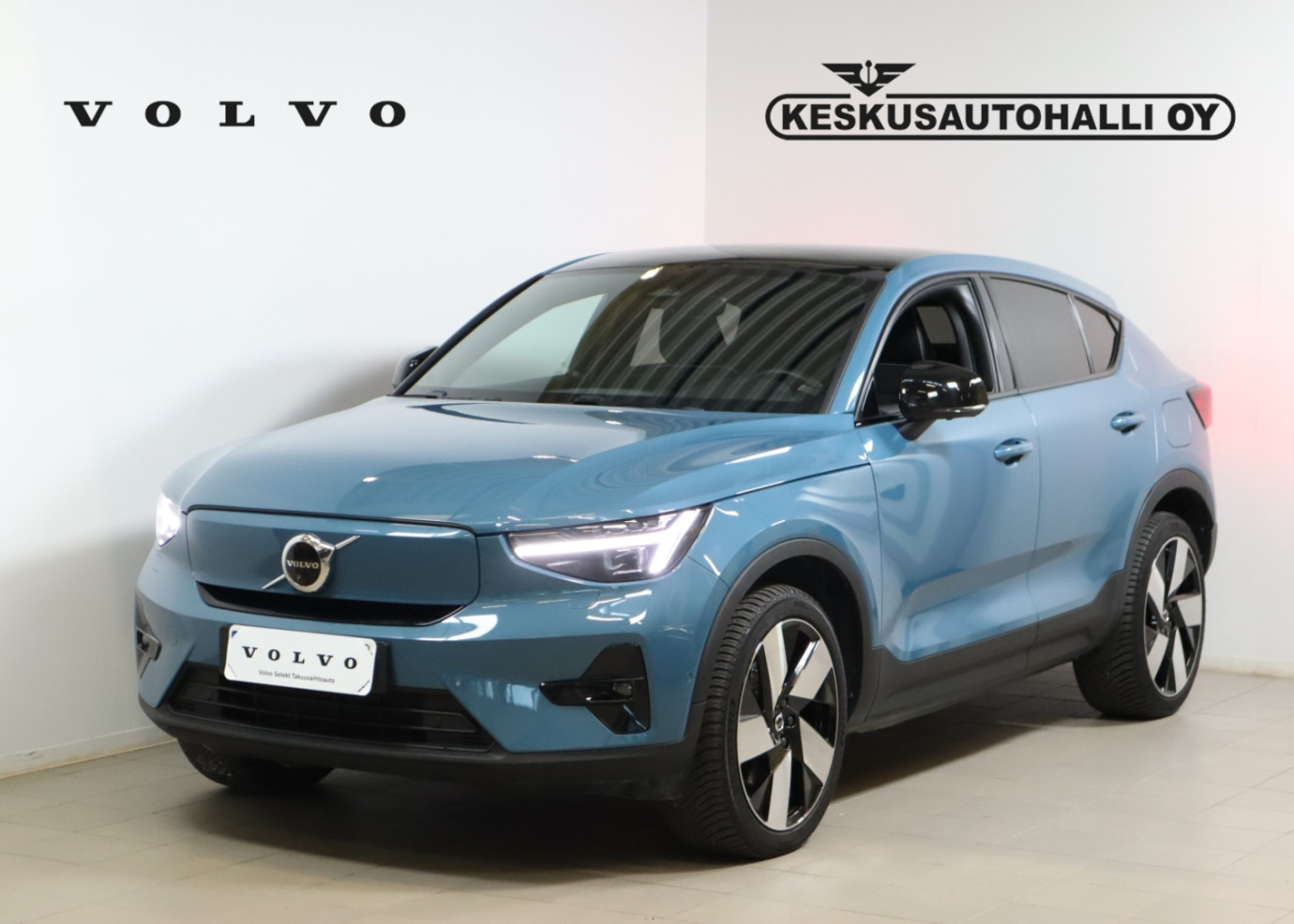Esittelykuva VOLVO C40 täyssähköautosta.