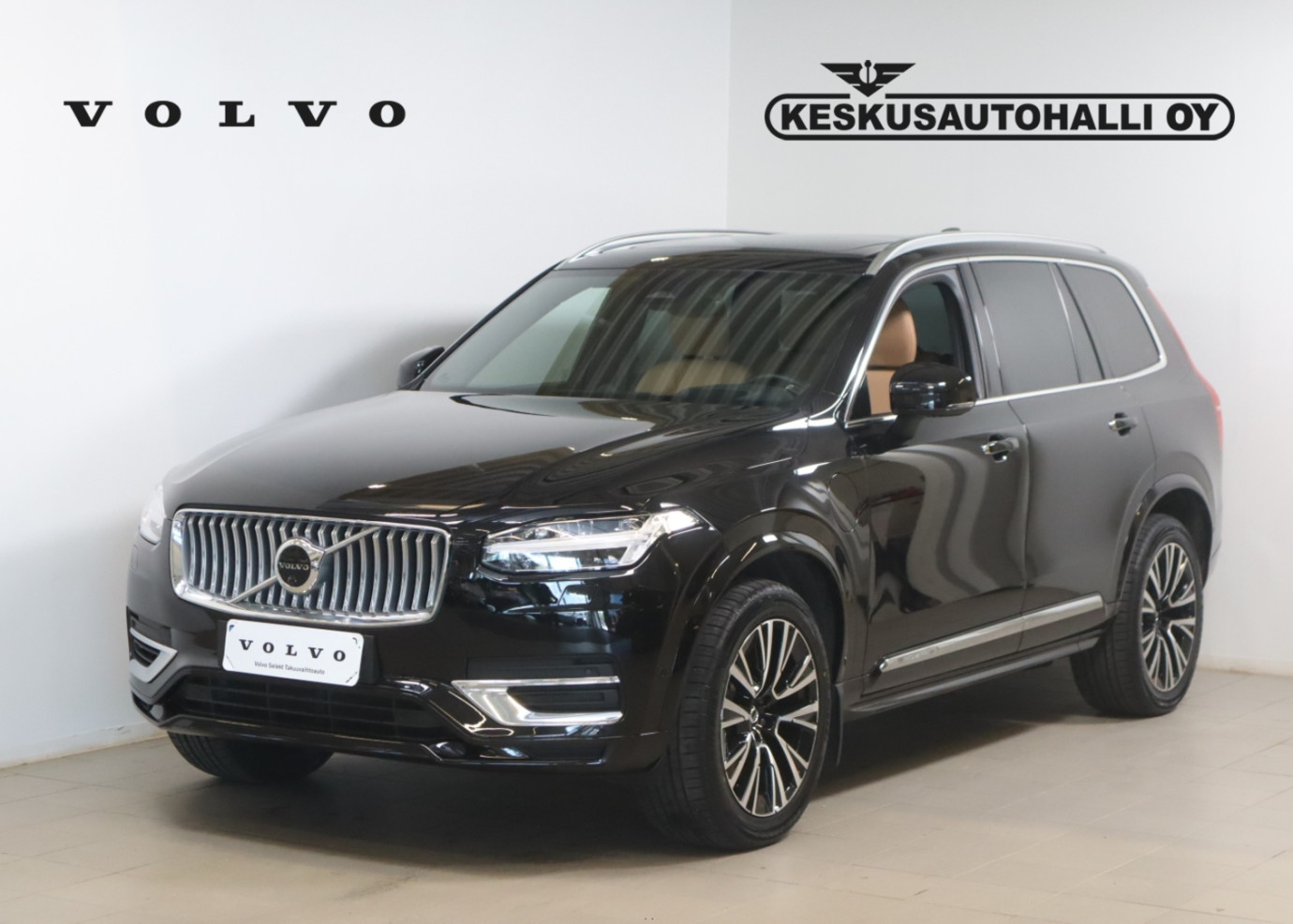 Esittelykuva VOLVO XC90 lataushybridiautosta.