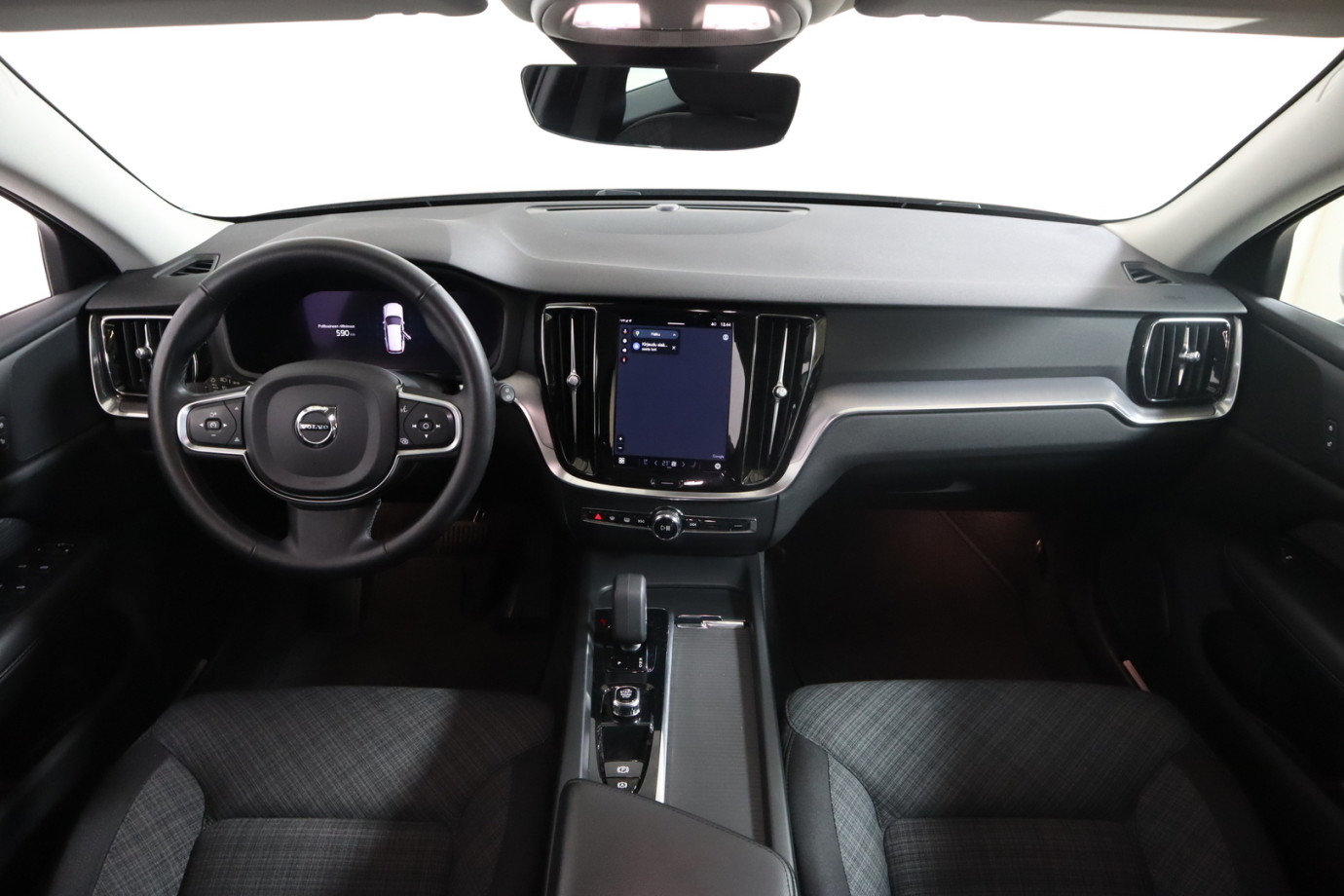 Esittelykuva VOLVO V60 bensiiniautosta.